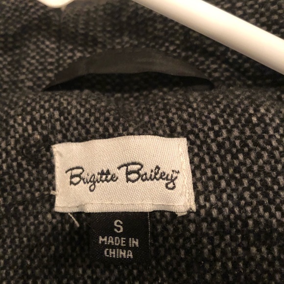 Contrast sleeve, shawl collar coat - Picture 6 of 7